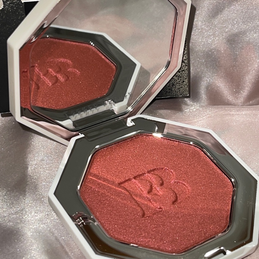 FENTY BEAUTY By Rihanna Killawatt Foil Freestyle Highlighter in Ruby Ric… - Picture 11 of 14